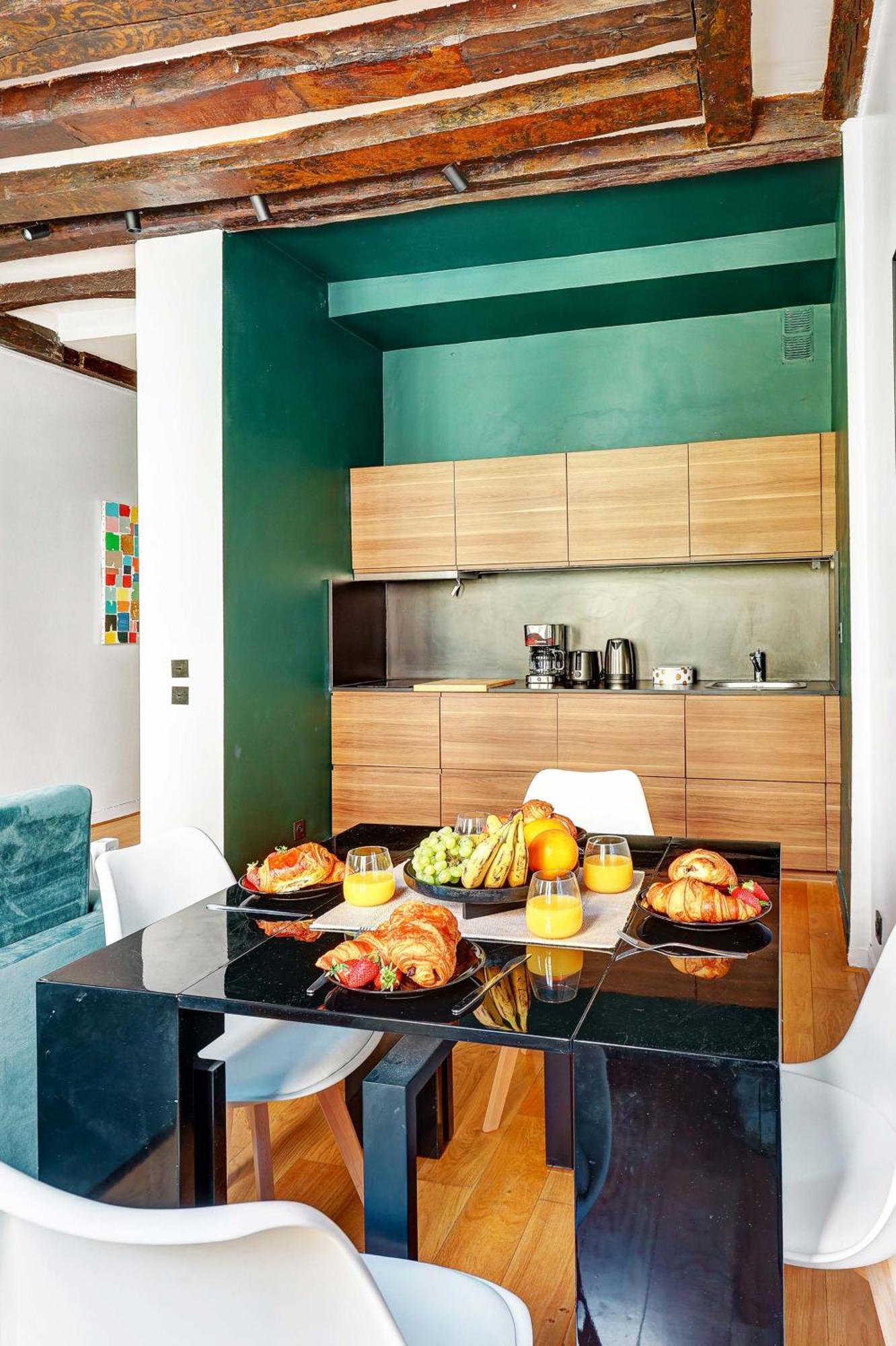 1br In Le Marais - Close To Notre-dame *